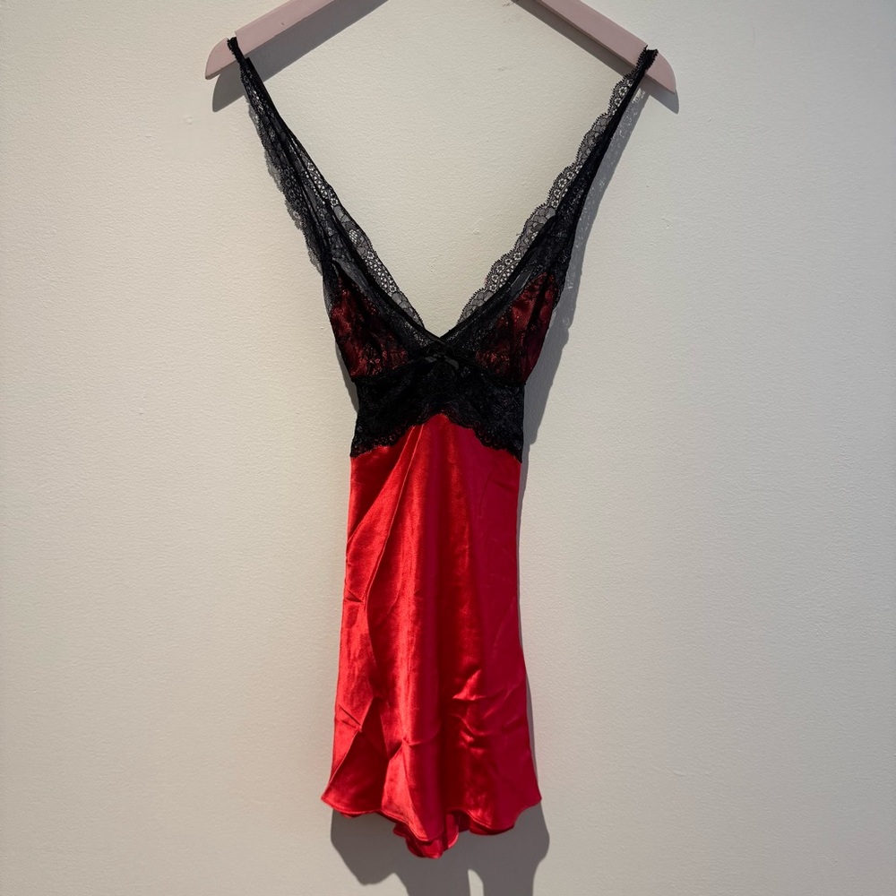 VICTORIA’S SECRET | NWT Satin & Lace Slip Dress Chemise Red Black S